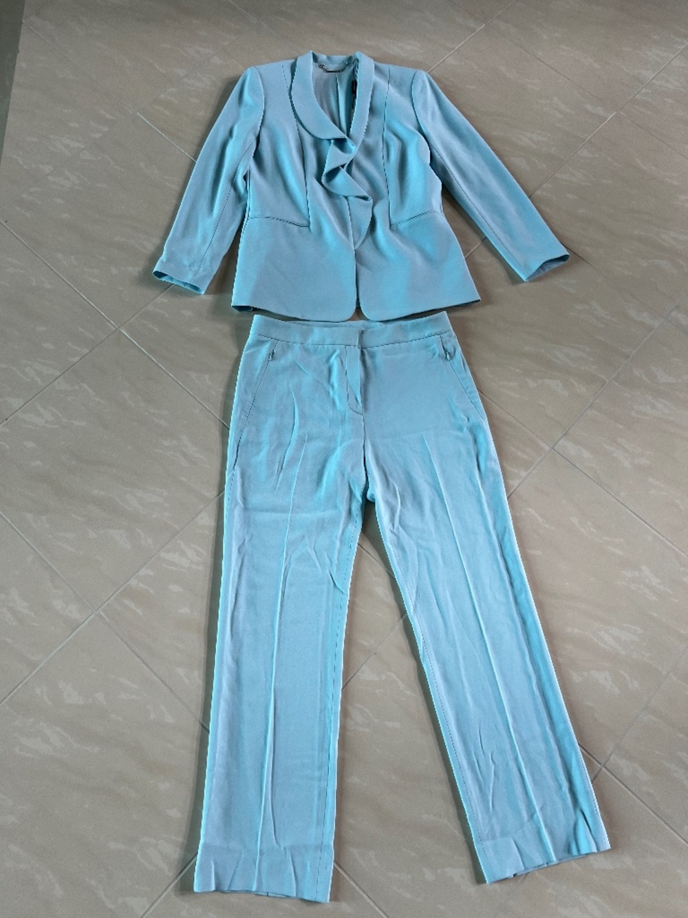 Elie Tahari Light Blue Ruffle Blazer & Pants Suit Size 8 – Blazer NWT $448